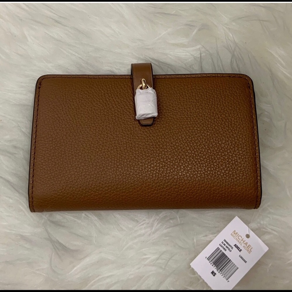 NWT- MICHAEL KORS leather wallet